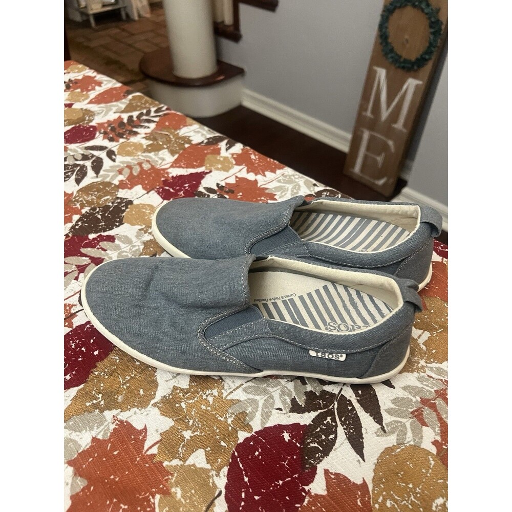 Taos Footwear Slip-On Sneakers in Gray